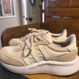 Size 5 adidas sneakers barely worn